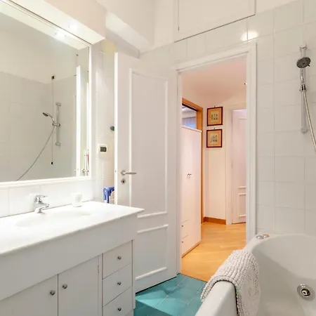 Joivy Apt For 4 With Exclusive Pool And Garden In Nervi Apartamento