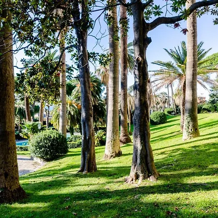 Joivy Apt For 4 With Exclusive Pool And Garden In Nervi * Génova