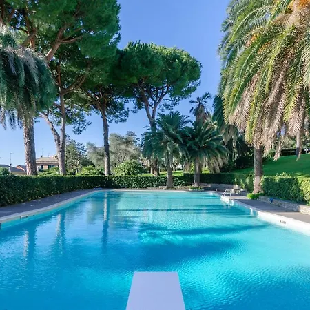 Joivy Apt For 4 With Exclusive Pool And Garden In Nervi Appartement *