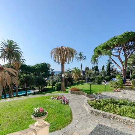 Apartment Joivy Apt For 4 With Exclusive Pool And Garden In Nervi Genoa