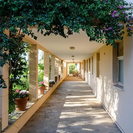 Joivy Apt For 4 With Exclusive Pool And Garden In Nervi *